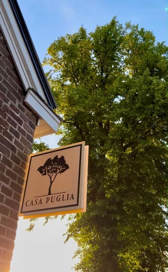 Naambord van Casa Puglia — Bottega, Cucina & Vino